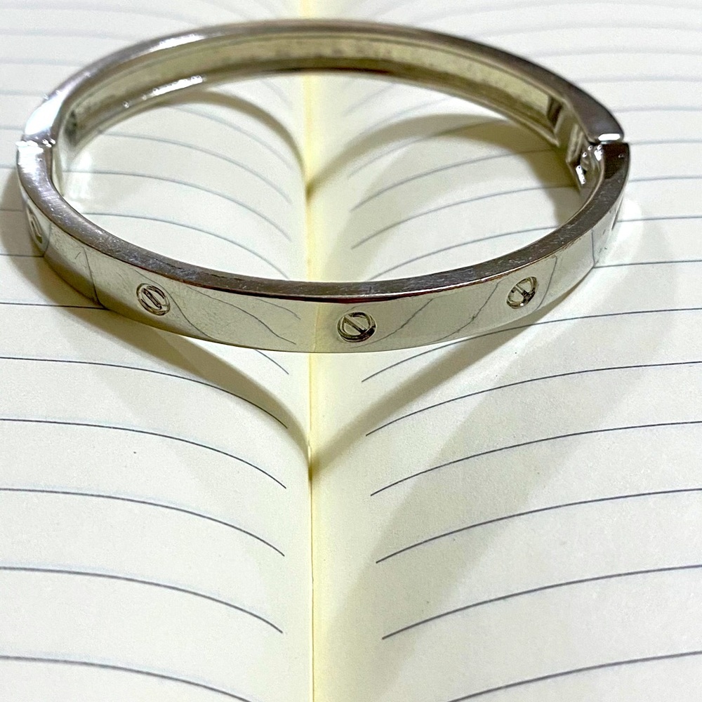 Sliver stainless steel bracelet with screw shape